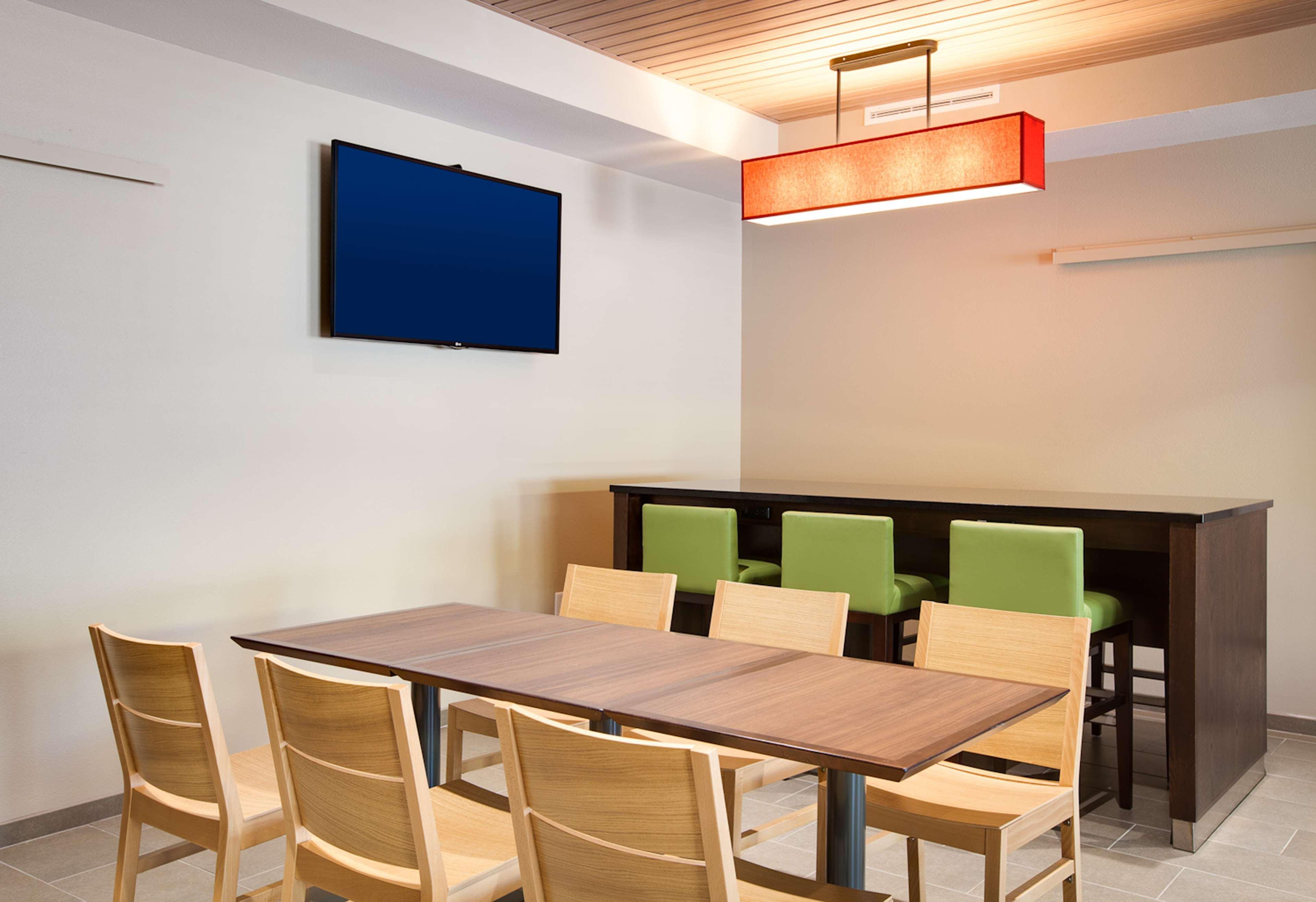 Country Inn & Suites By Radisson, Springfield Southeast Extérieur photo